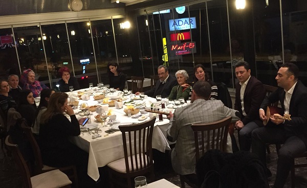 dostların arasındayız